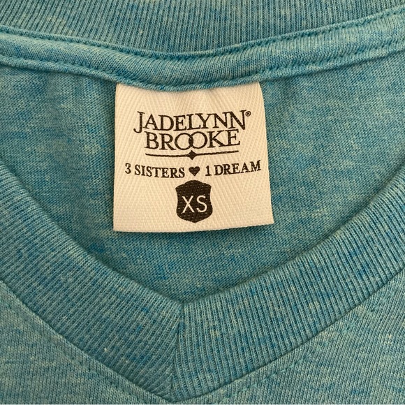 NWOT JADELYNN BROOKE Women’s Graphic Long Sleeve Teal V-Neck Tee Shirt Size XS - Picture 8 of 9
